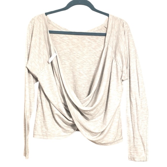 SOLD :: ษดแดกแดแด Fabletics Open-Back Top - Picture 2 of 4